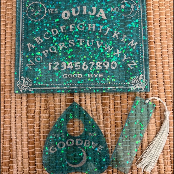 🖤🩵 spooky Handmade art resin Ouija board planchette bookmark blue spirit board - Picture 1 of 5